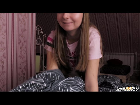 ❤️ Bidh Blondie a’ tarraing a BFF gu domhainn agus a’ faighinn cum na beul ❌ Porno aig porn gd.villagesexvideos.ru ﹏