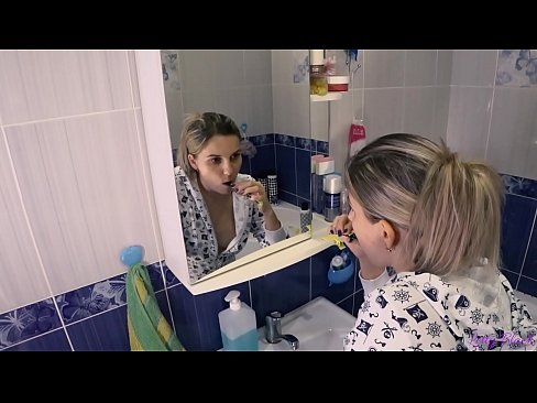 ❤️ Bidh Hack le òga ann am pajamas a’ crìochnachadh cum beòil ann an asal - letty black ❌ Porno aig porn gd.villagesexvideos.ru ﹏