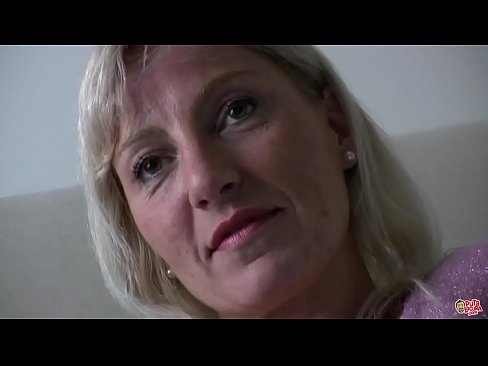 ❤️ A 'mhàthair a tha sinn uile fucked ... Lady, giùlan fhèin! ❌ Porno aig porn gd.villagesexvideos.ru ﹏